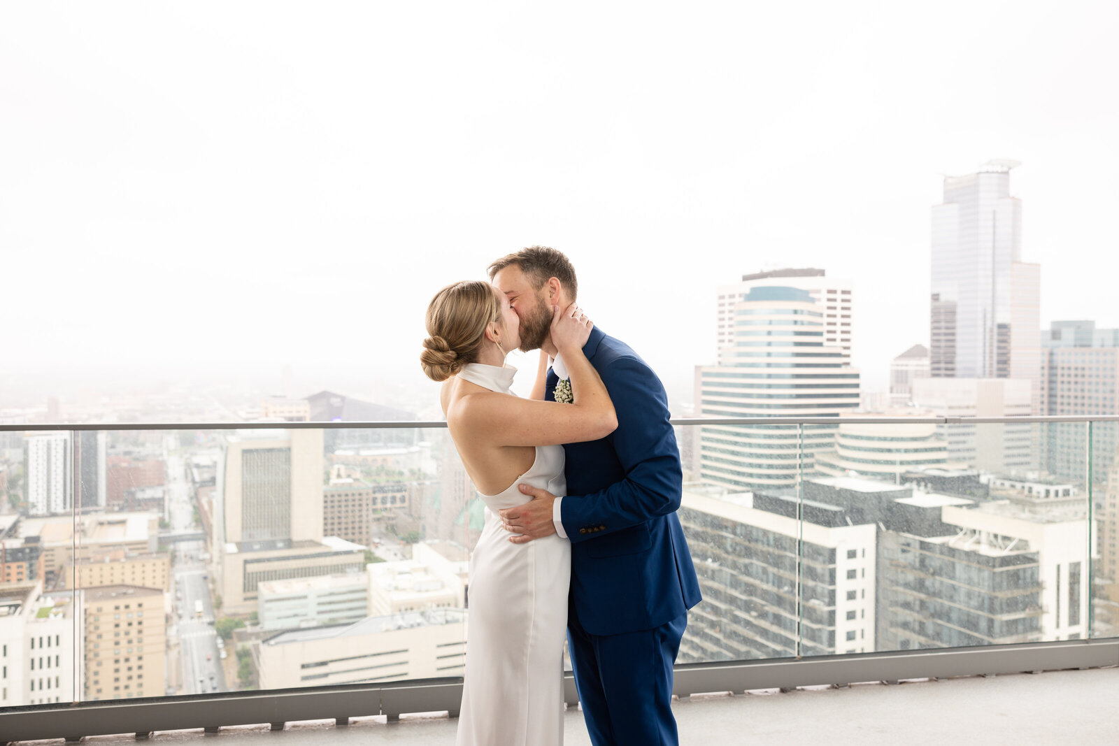 editorial_film_wedding_photographer_minnesota_minneapolis_st_paul_twin_cities_elopment_colorful_true_to_color_caitlyn_kloeckl_photography781