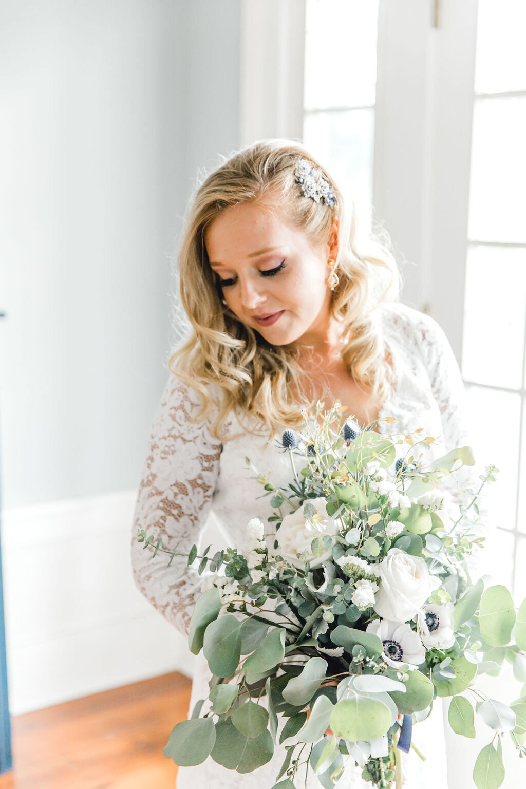 atlanta-wedding-florist-bridal-bouquet-anenome