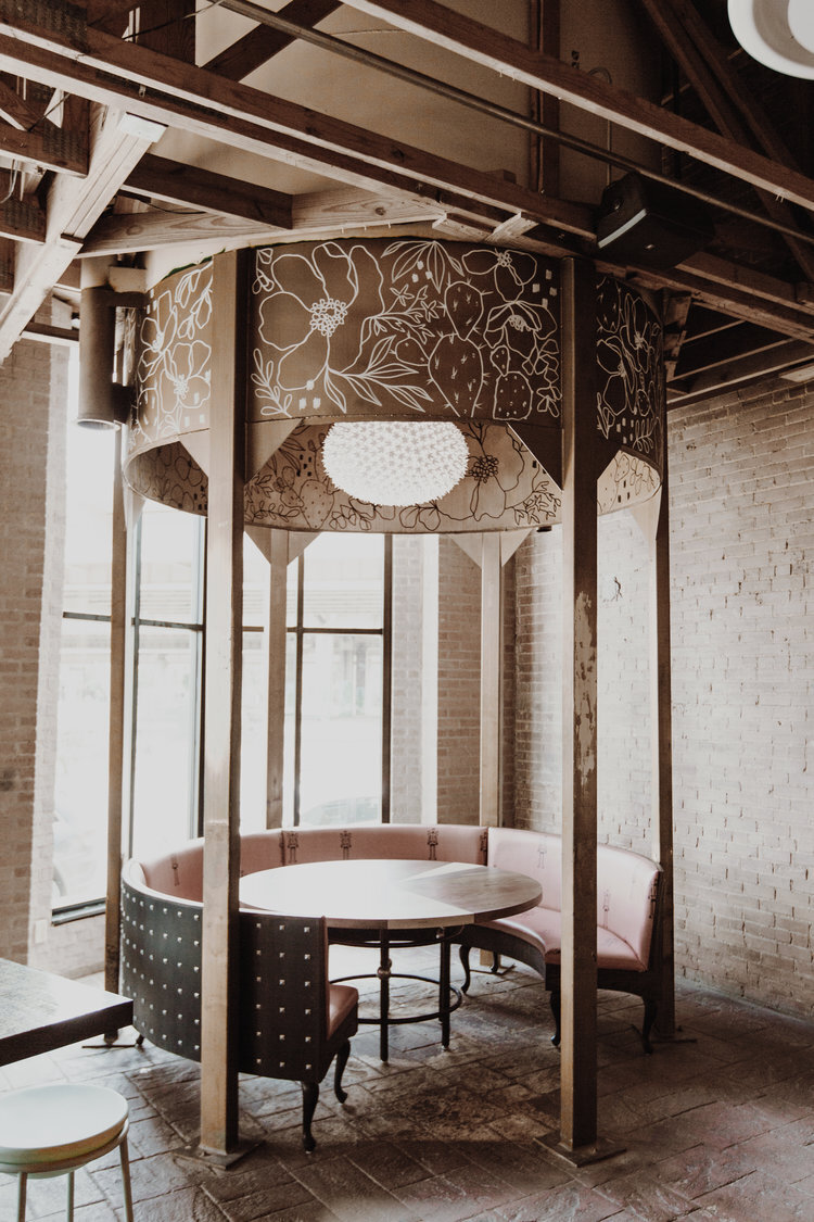 alli-k-pbs-round-chandelier-mural_