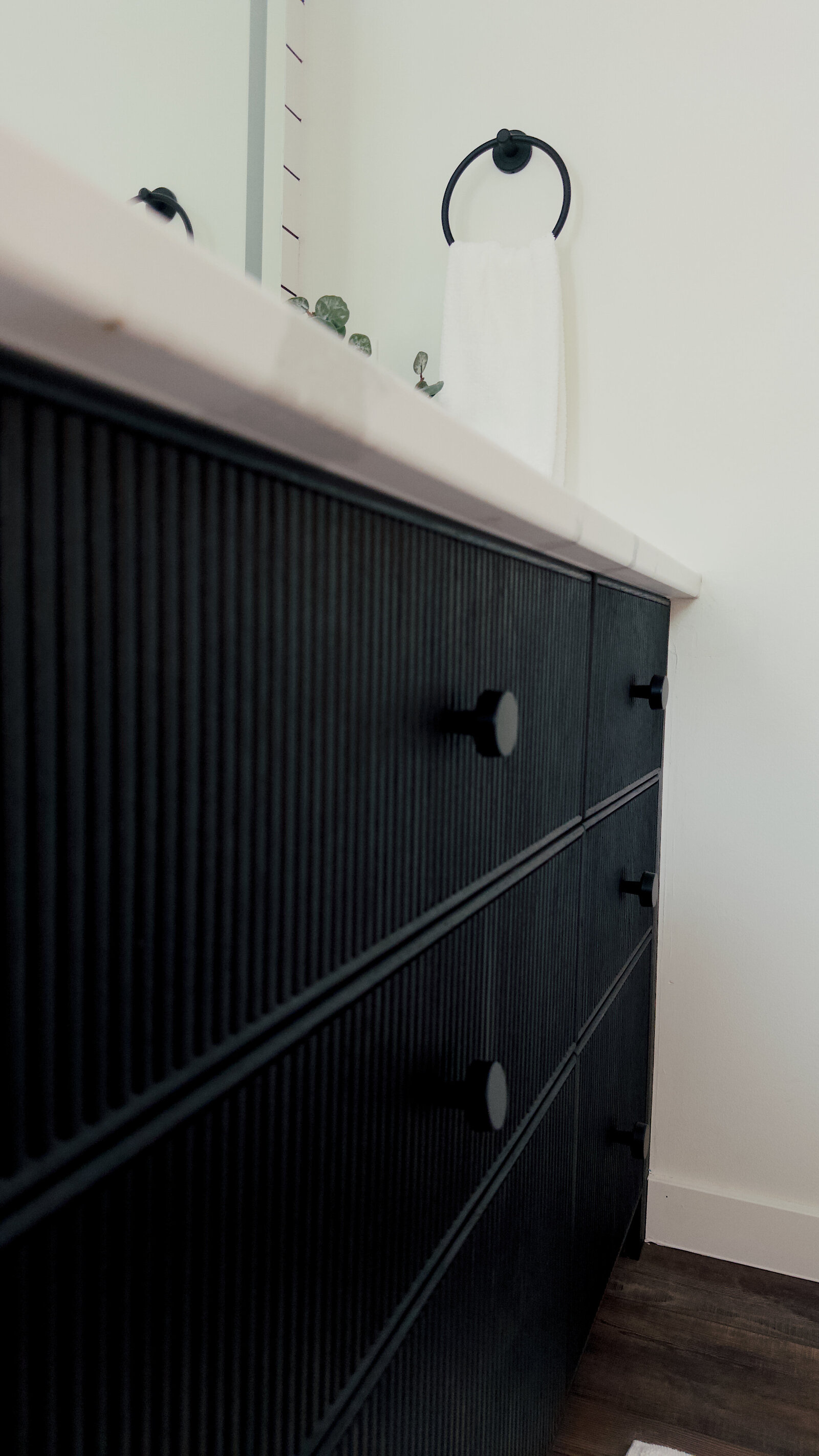 beaded-black-stain-vanities-5