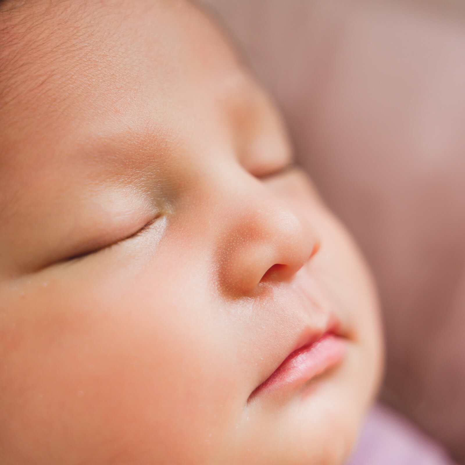 AnnaMunandarPhotography-20250718-SzuChiHuang-Newborn-Ariel-4026srgb-ev3000px