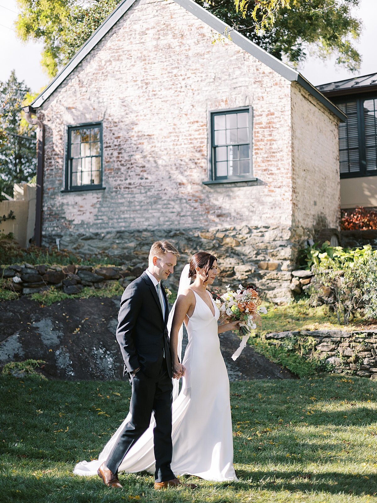 Fall Red Fox Inn Wedding_0015