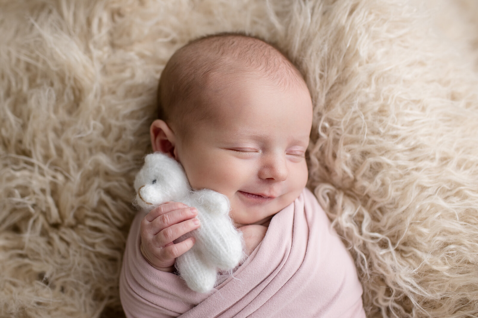 In-home_newborn_lifestyle_photography_session_baby_girl_Harrodsburg_KY_photographer-4