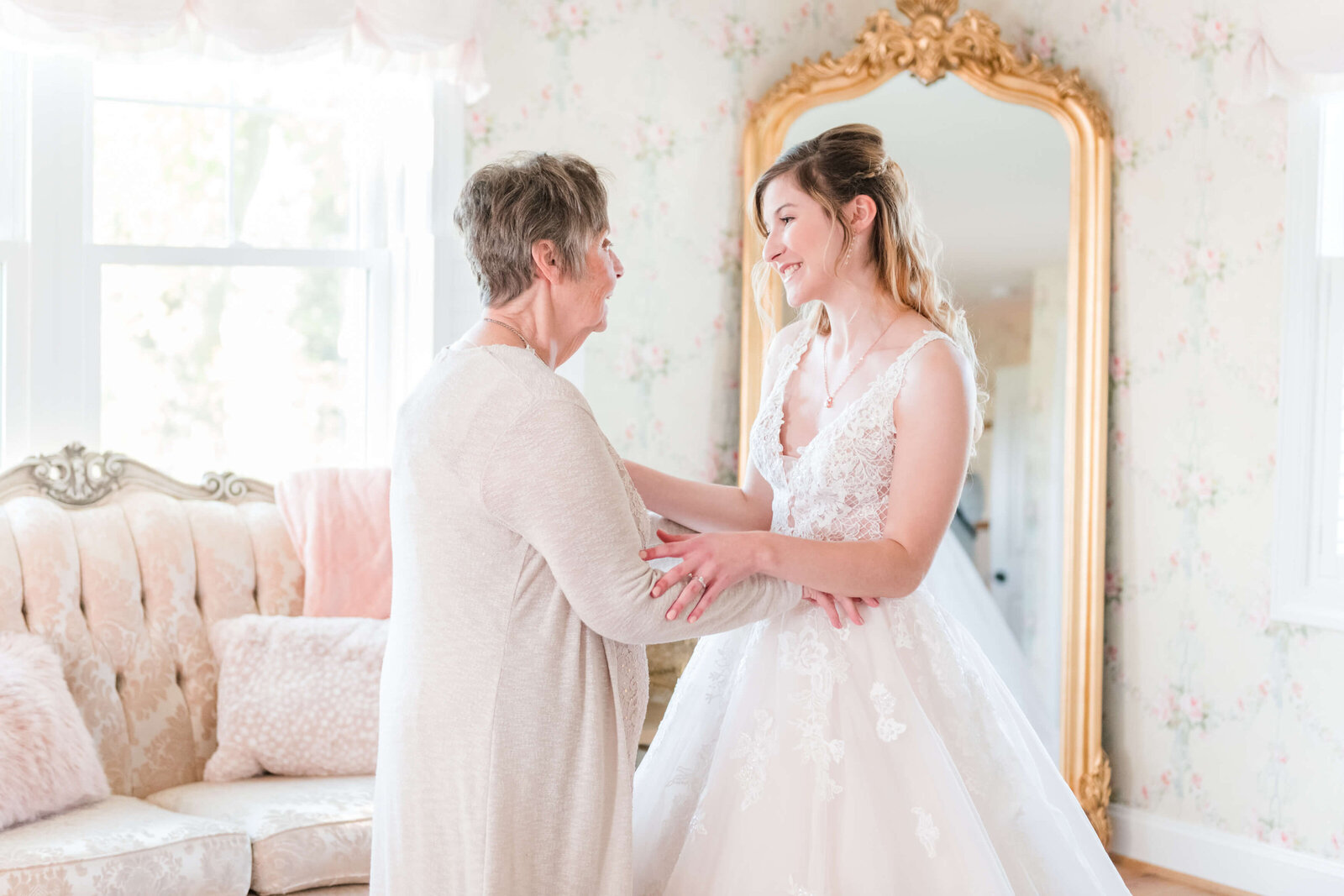 Bluebird-Manor-Wedding-Photographer-Virginia-Maryland-Wedding-Photographer-Mary-Sarah-Photography (1 of 4)