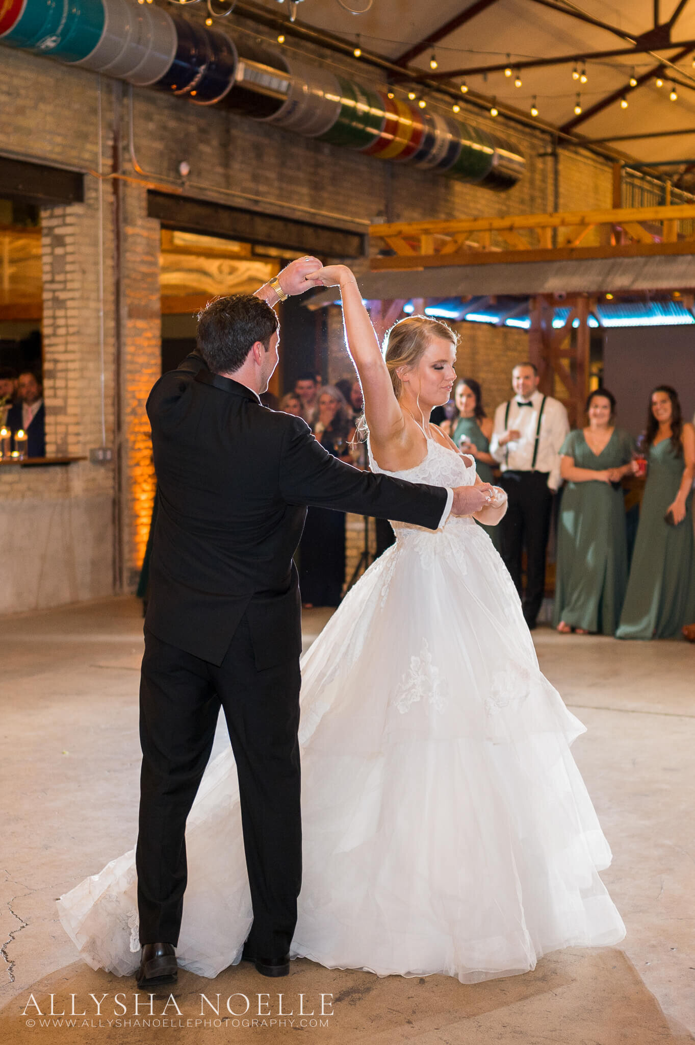 Wedding-at-The-Factory-on-Barclay-in-Milwaukee-1009