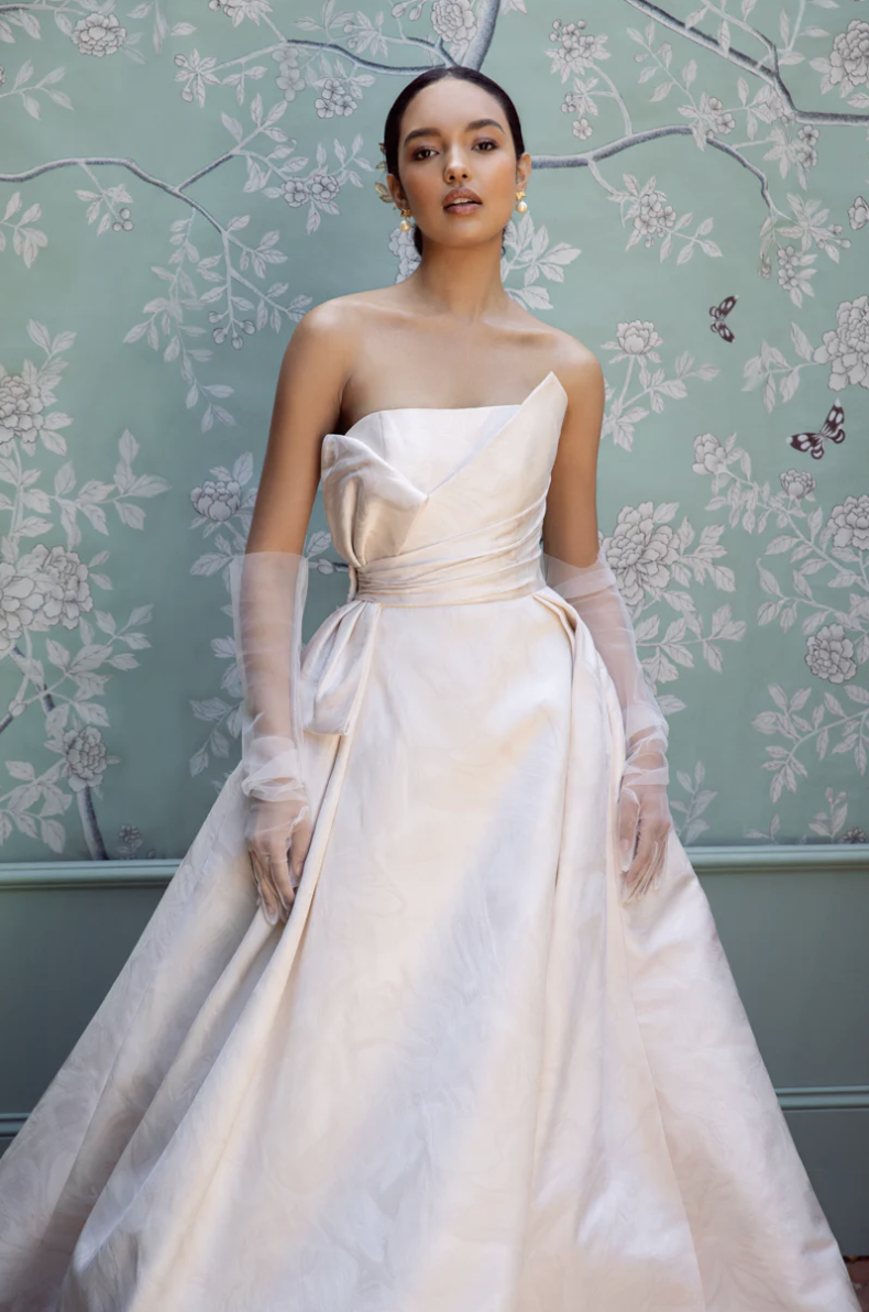 Say yes to an Anne Barge wedding dress in St. Louis only at Mimi's.