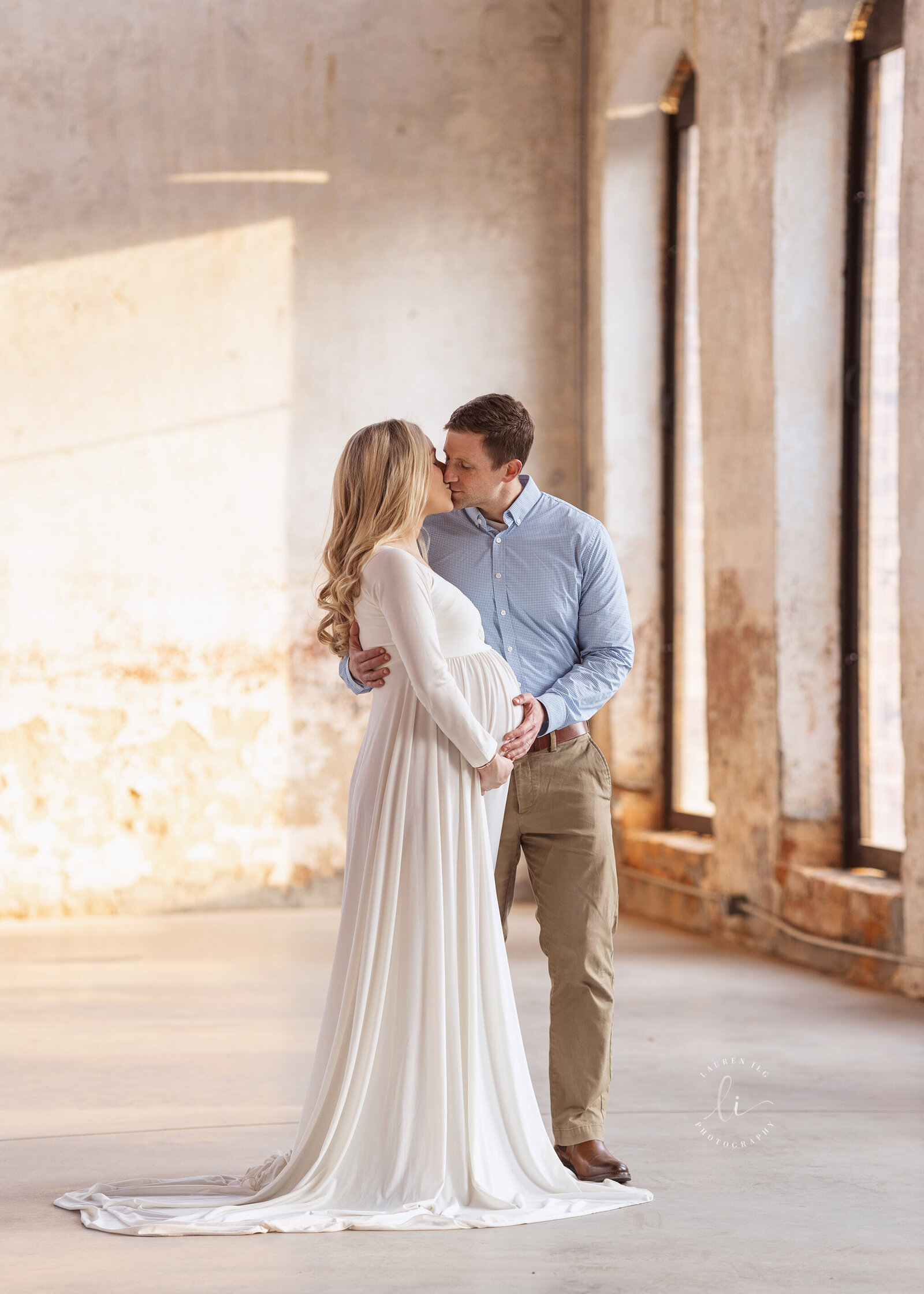 Maternity-Photographer-Glamorous-Luxury-Charlotte-Lake-Norman-NC-Highend