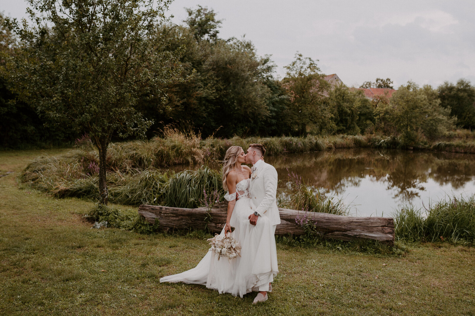 642-LauraSeitzFotografie-Kathi-Marc-Hochzeit-12082023_LS35428
