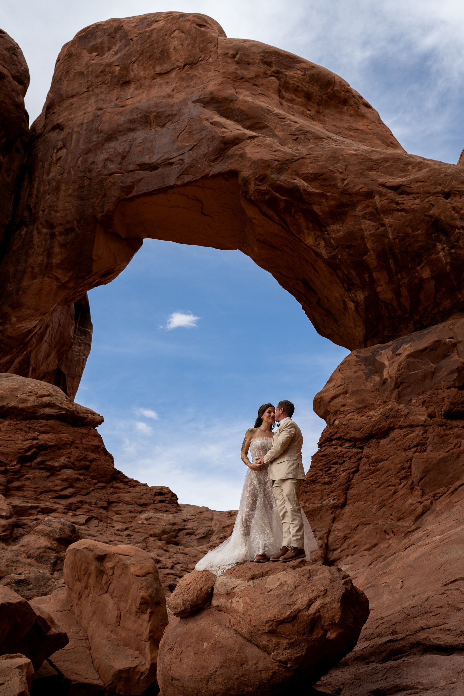 moab-utah-horseback-riding-elopement-03