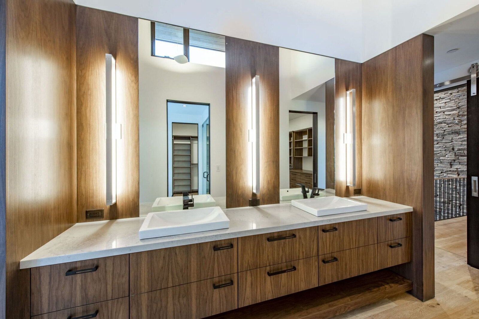 Deer-Valley-Interior-Designer-Chalet-and-Co-double-vanity-bathroom