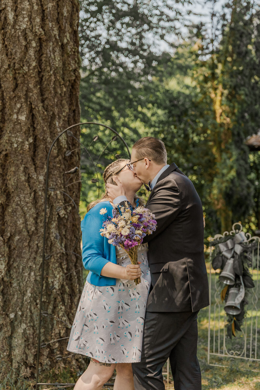 Small backyard wedding 