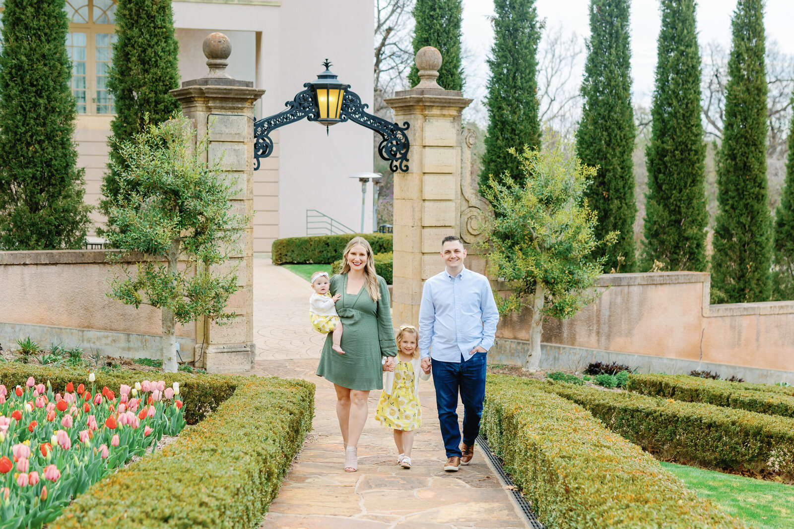 Mackey Family Photoshoot - Philbrook Museum - Amanda Hitchen Photography-1