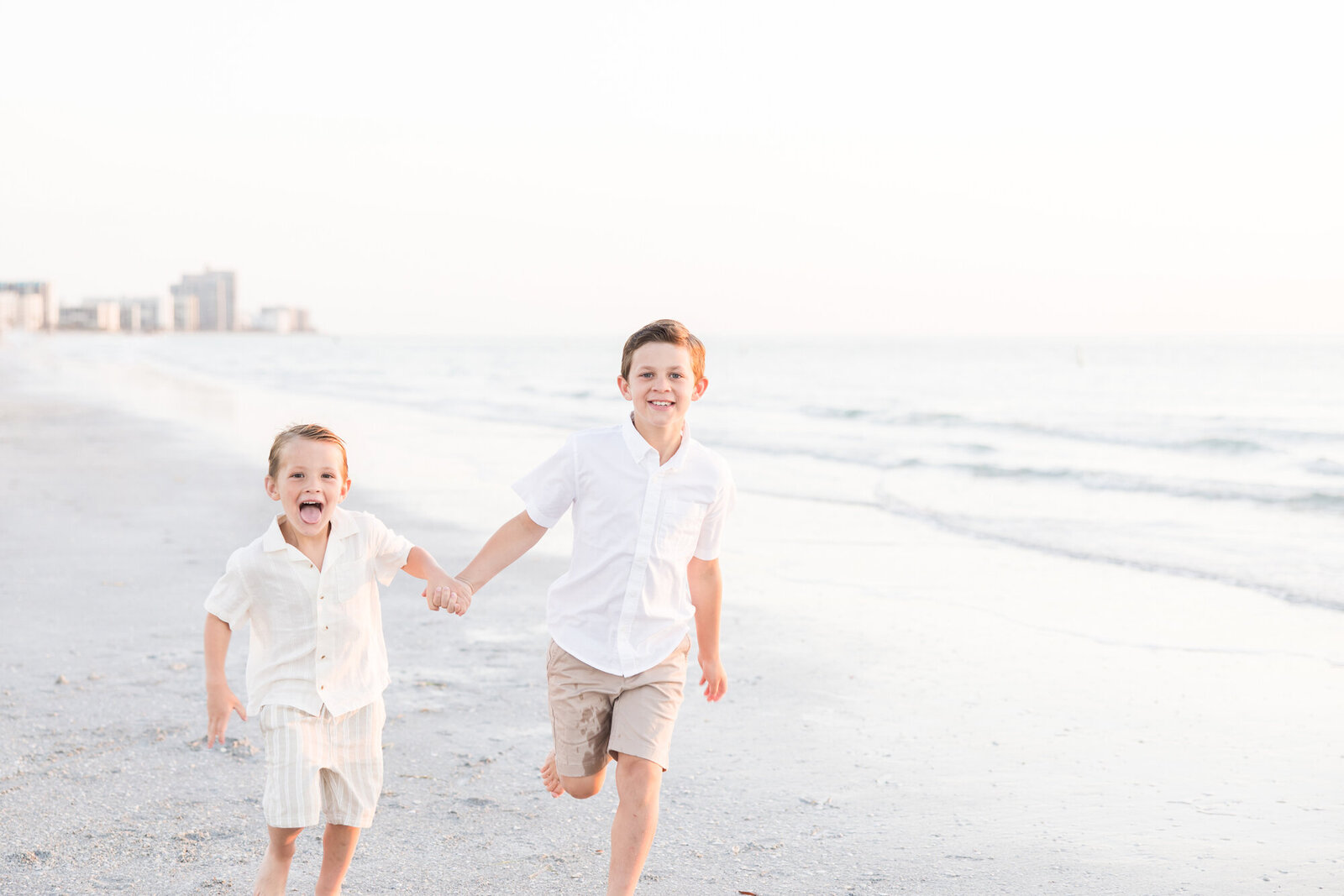 Summer-beach-family-photos