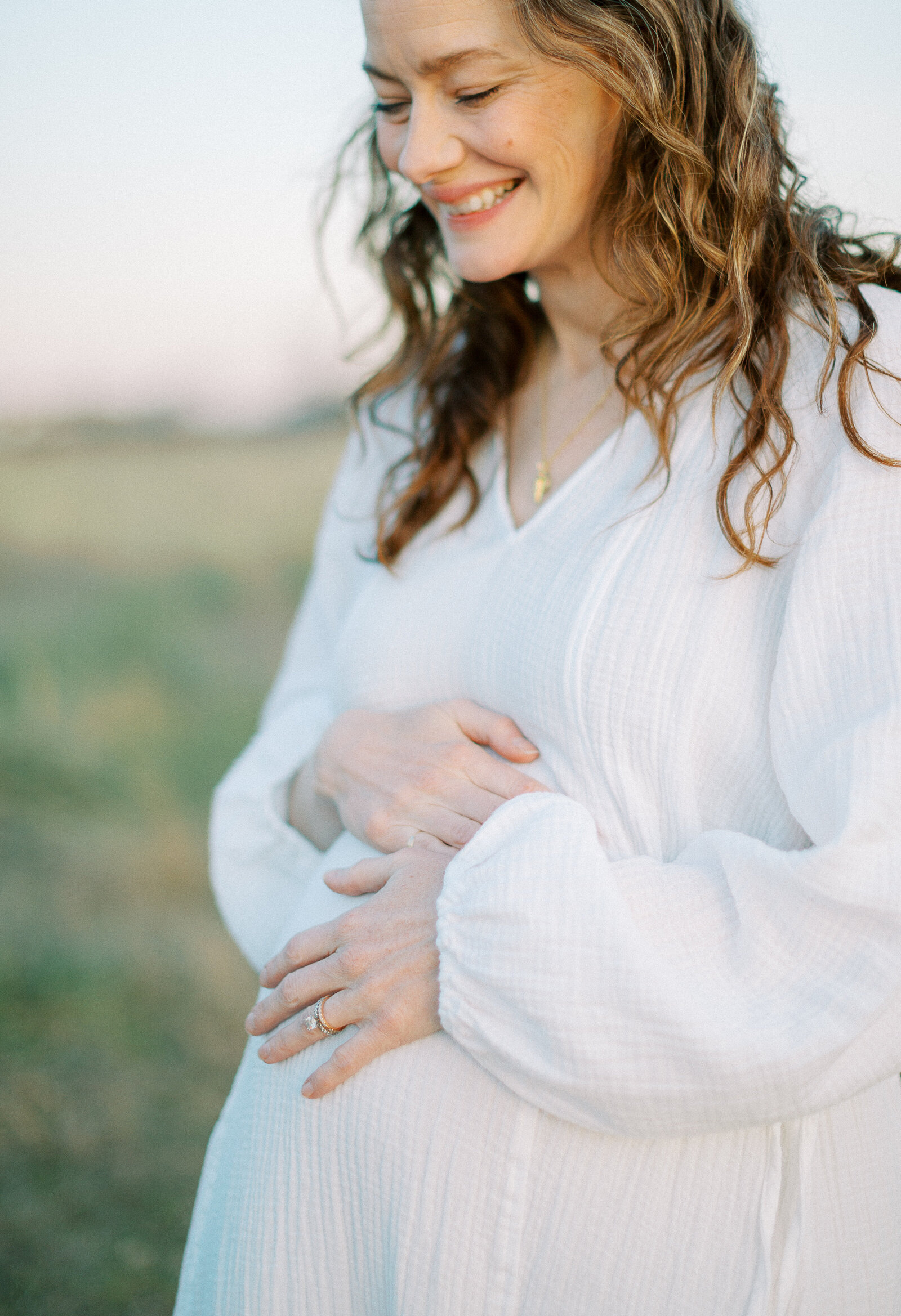 Maternity and family photographer in Dallas