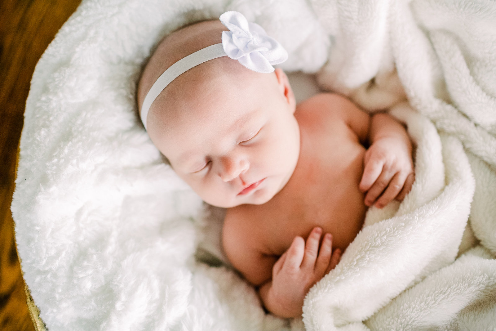 Lifestyle-newborn-photos-by-Jackelynn-Noel-Photography-11