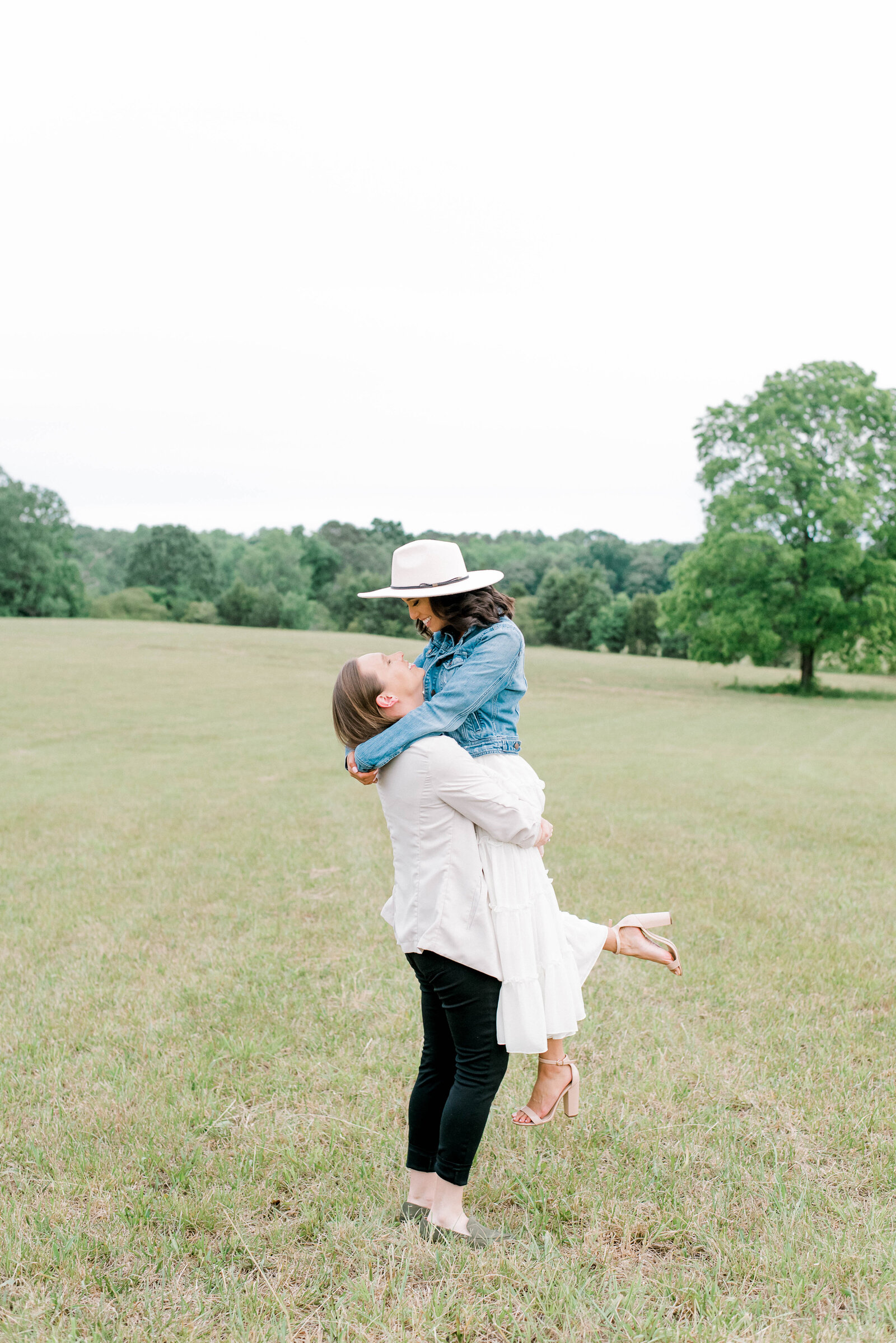 Charlotte-Wedding-Photographer-North-Carolina-Bright-and-Airy-Alyssa-Frost-Photography-Chickadee-Hill-Farms-6