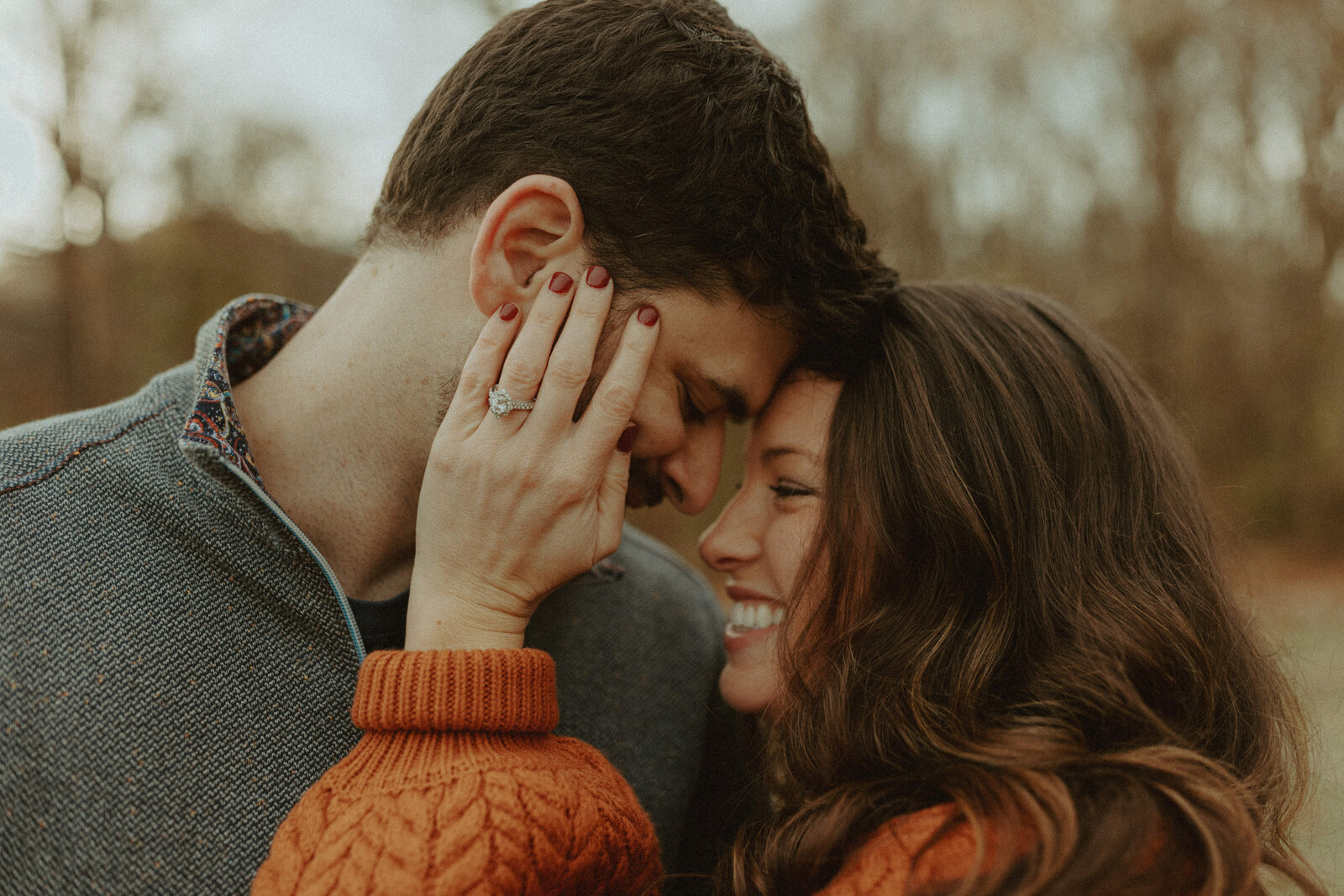 fall-engagement-session-at-beckley-creek-park