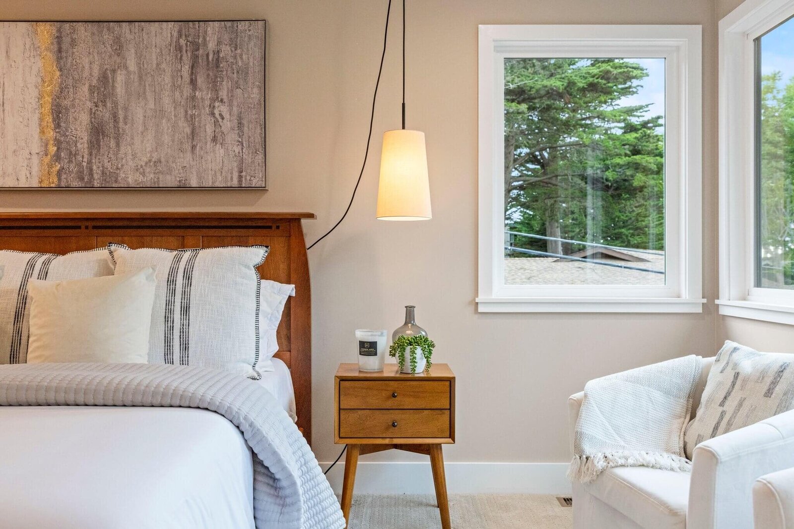 close-up-of-views-in-home-on-the-coast