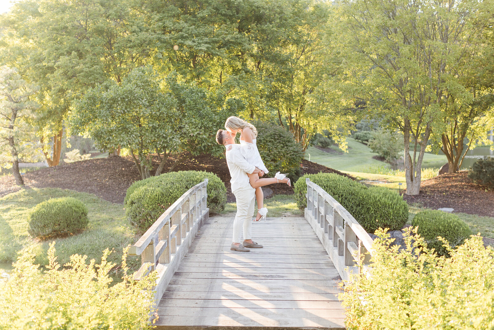 Engagement photographer in Jefferson City Mo
