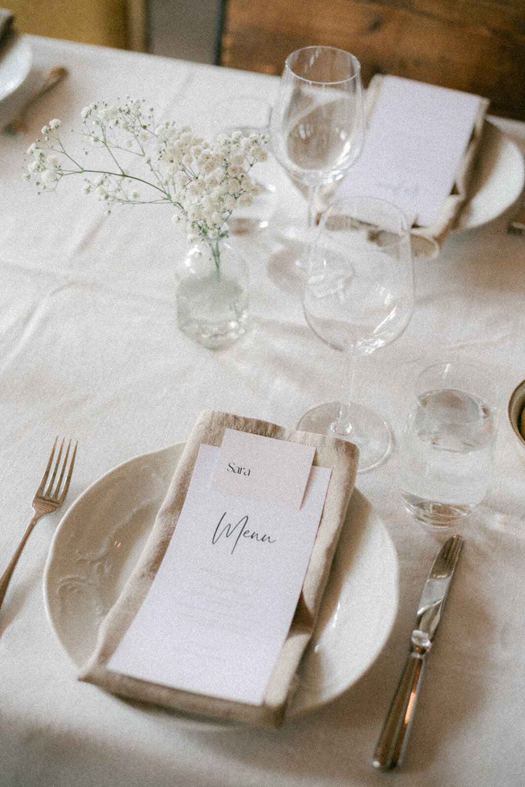 Wedding photo of an Intimate  wedding reception  in Porvoo by photographer Hannika Gabrielsson