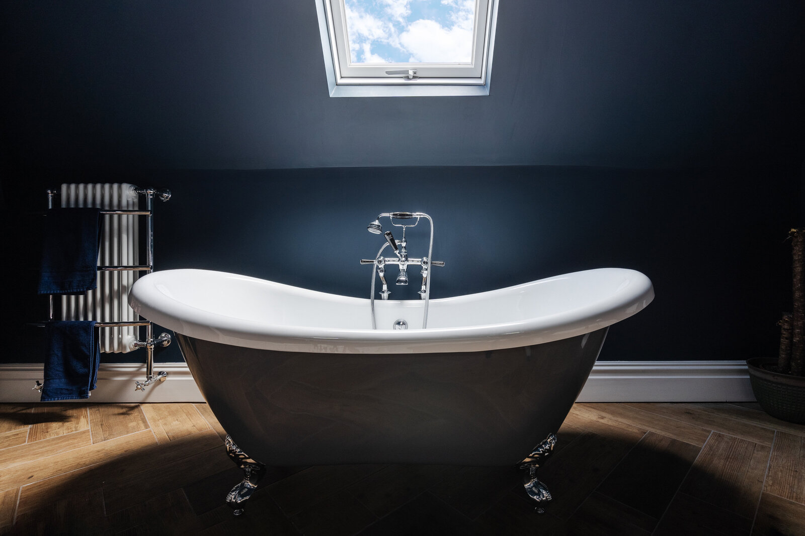 property photography bathtub