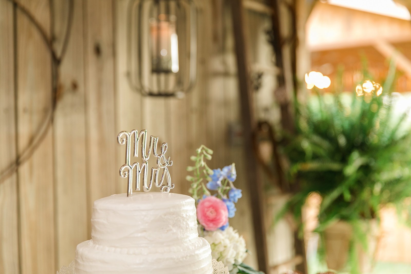 mr-and-mrs-cake-topper