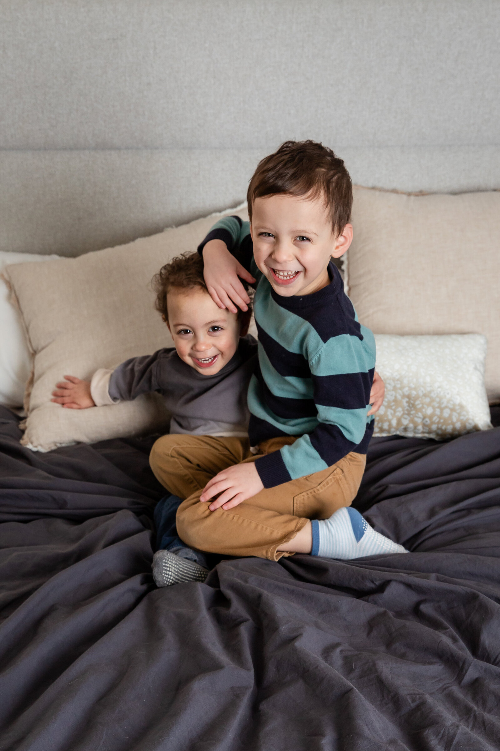 brothers-laughing-west-orange-nj-family-photographer