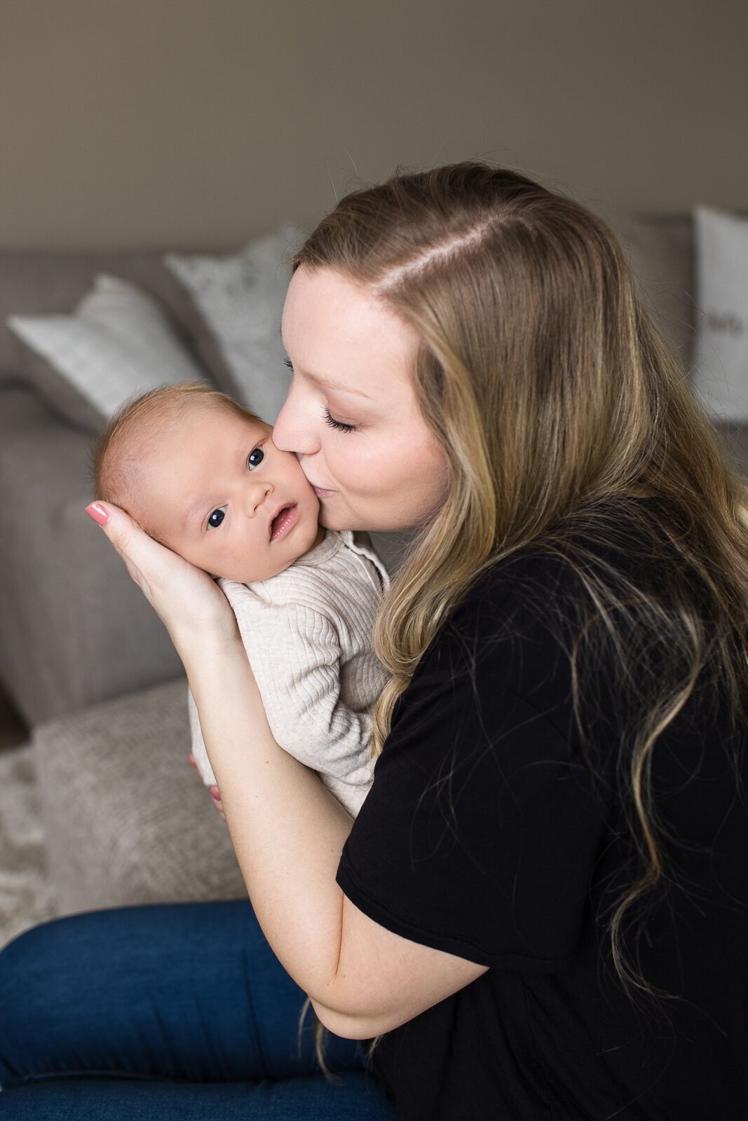 At-home_newborn_lifestyle_photography_session_Georgetown_KY_photographer_baby_boy-4