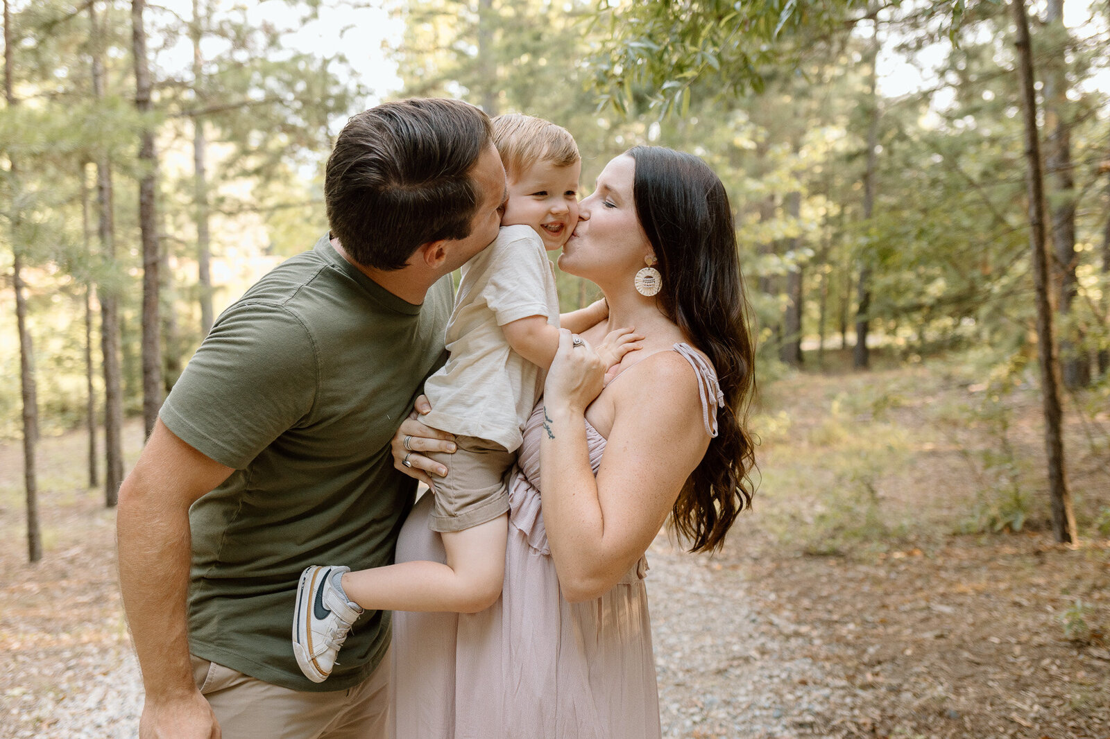 casual-joy-movement-inspired-fort-mill-sc-maternity-pregnant-photos (11)