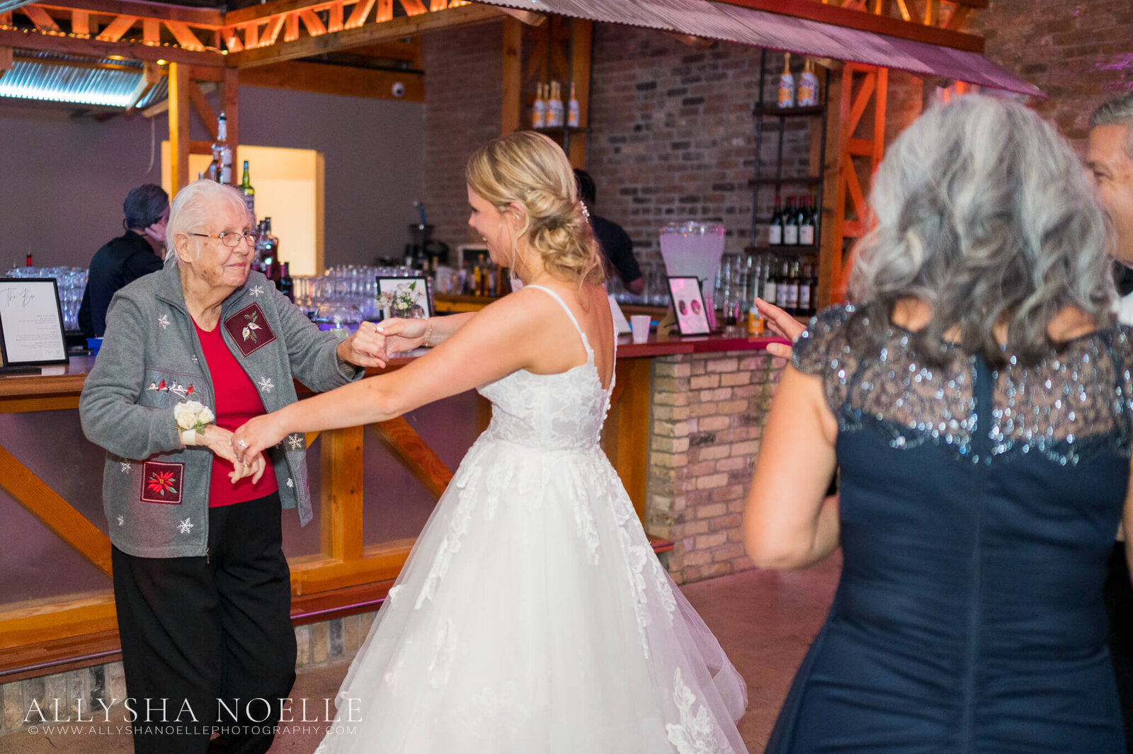 Wedding-at-The-Factory-on-Barclay-in-Milwaukee-1291