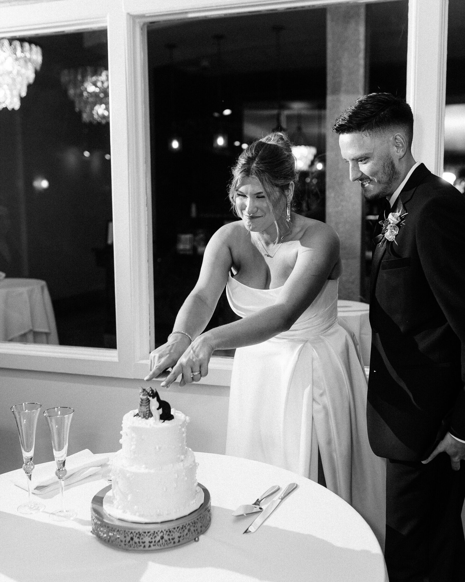 Corby Intercontinental Hotel Kansas City Wedding Plaza-207