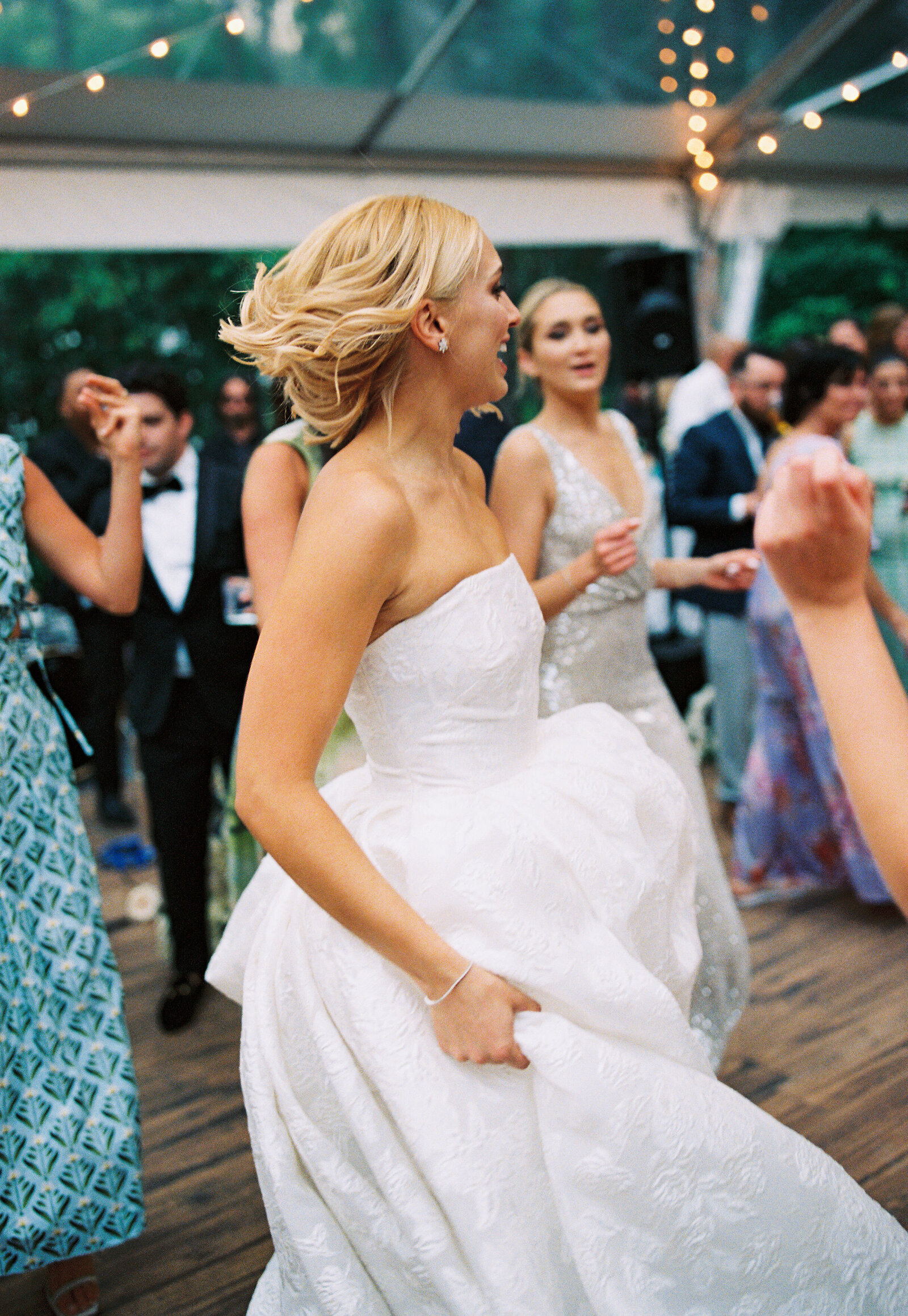 RL_06_17_2023_COLETTE-TIM_WEDDING_35MM-FILM_00186