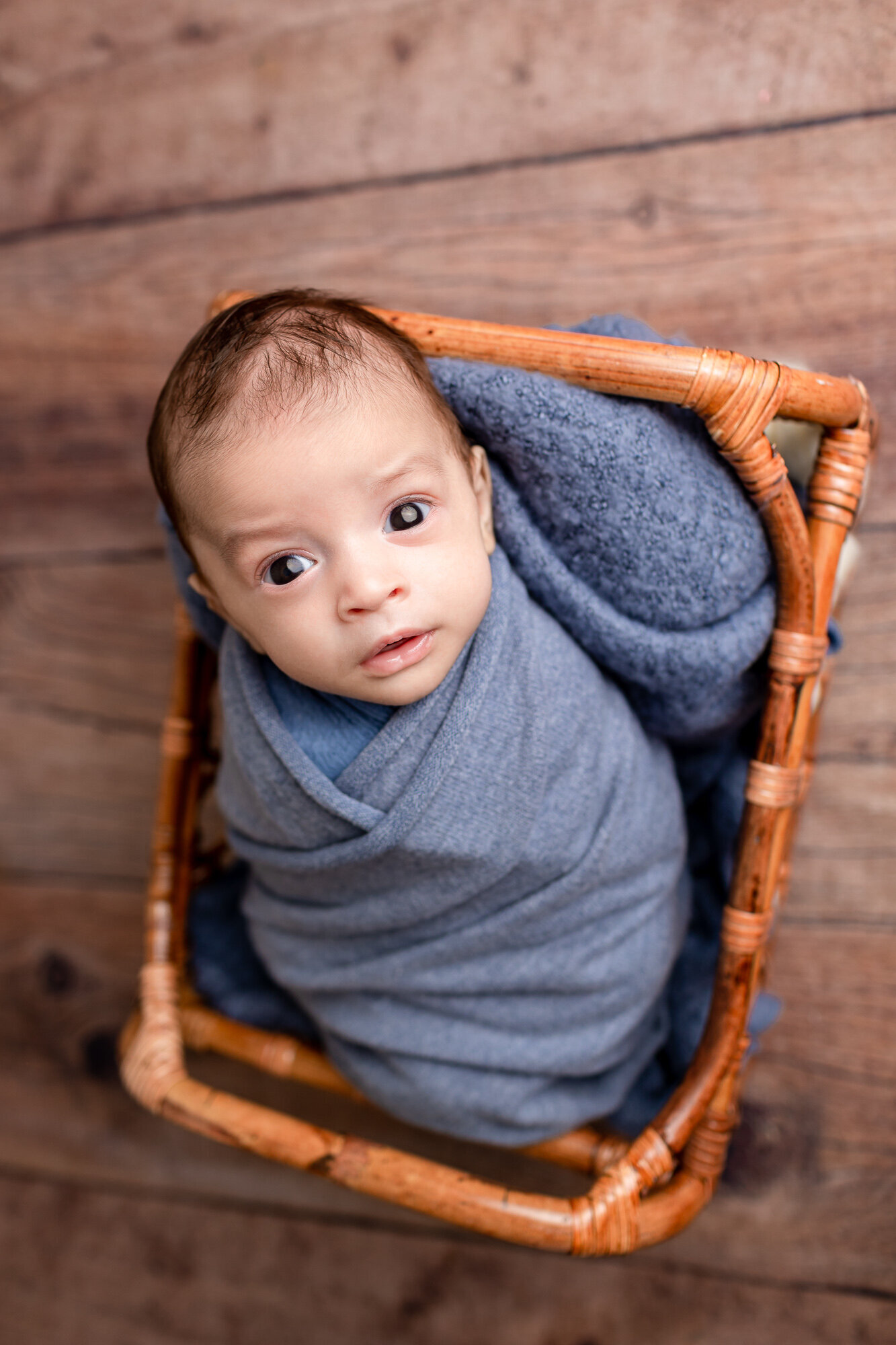 newborn-in-home-lifestyle-photography-session-Lexington-KY-photographer-baby-boy-3