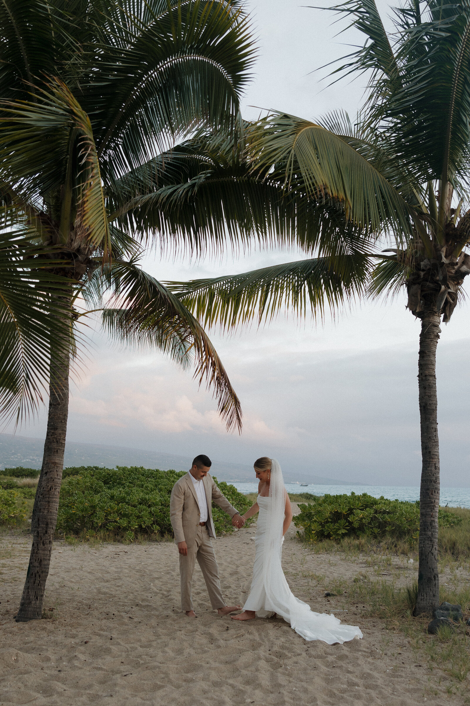 big-island-hawaii-sunset-airbnb-wedding-jess-and-nick-12