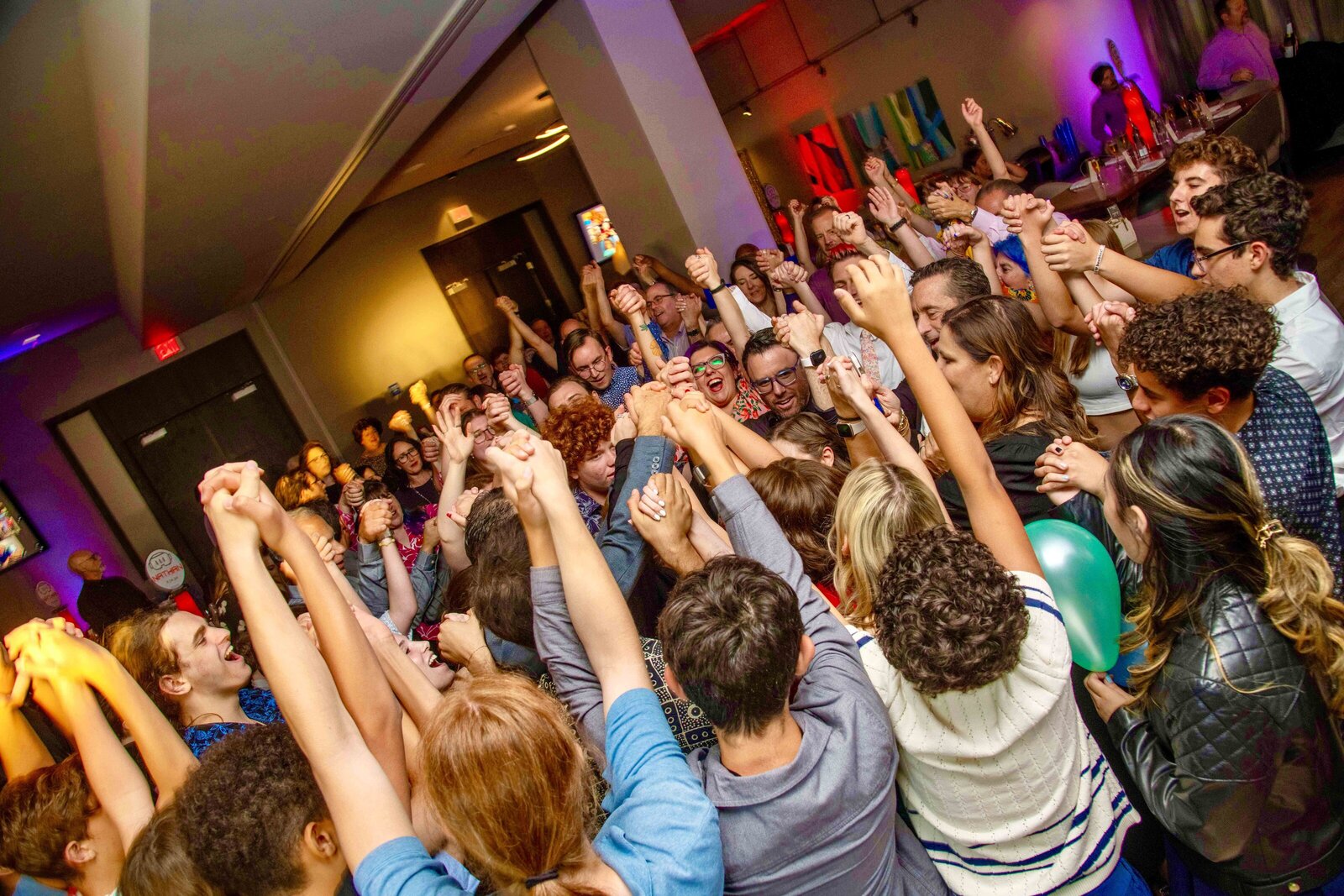 Maria-McCarthy-Photography-Bar-Mitzvah-Horah-shout