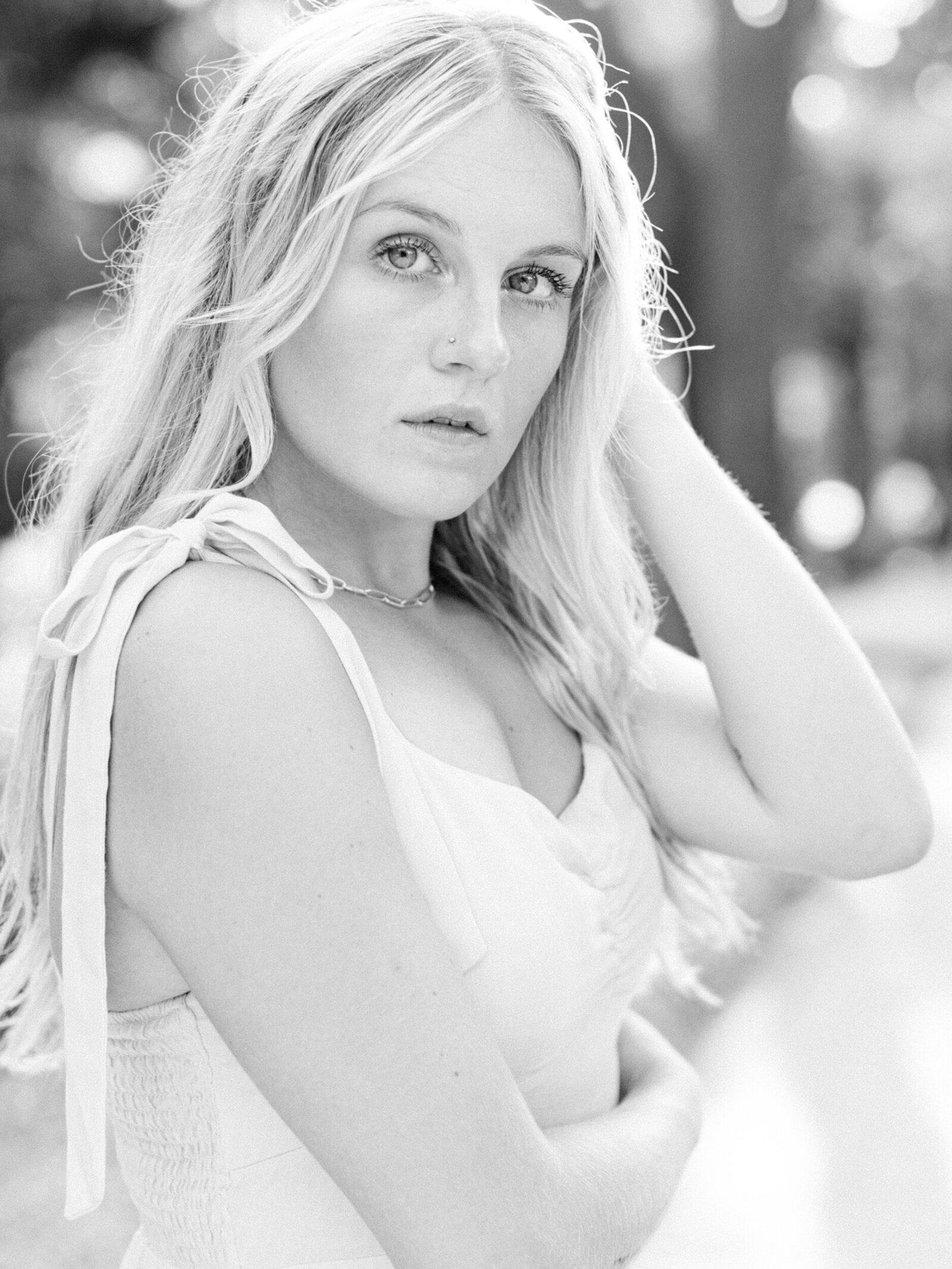 201-torianna-brooke-portraiture-historic-downtown-savannah-senior-session-faith
