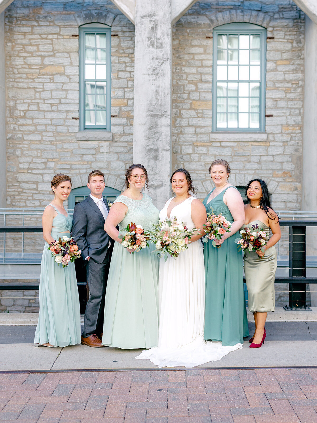 bridesmaids-green-shades-bridesman