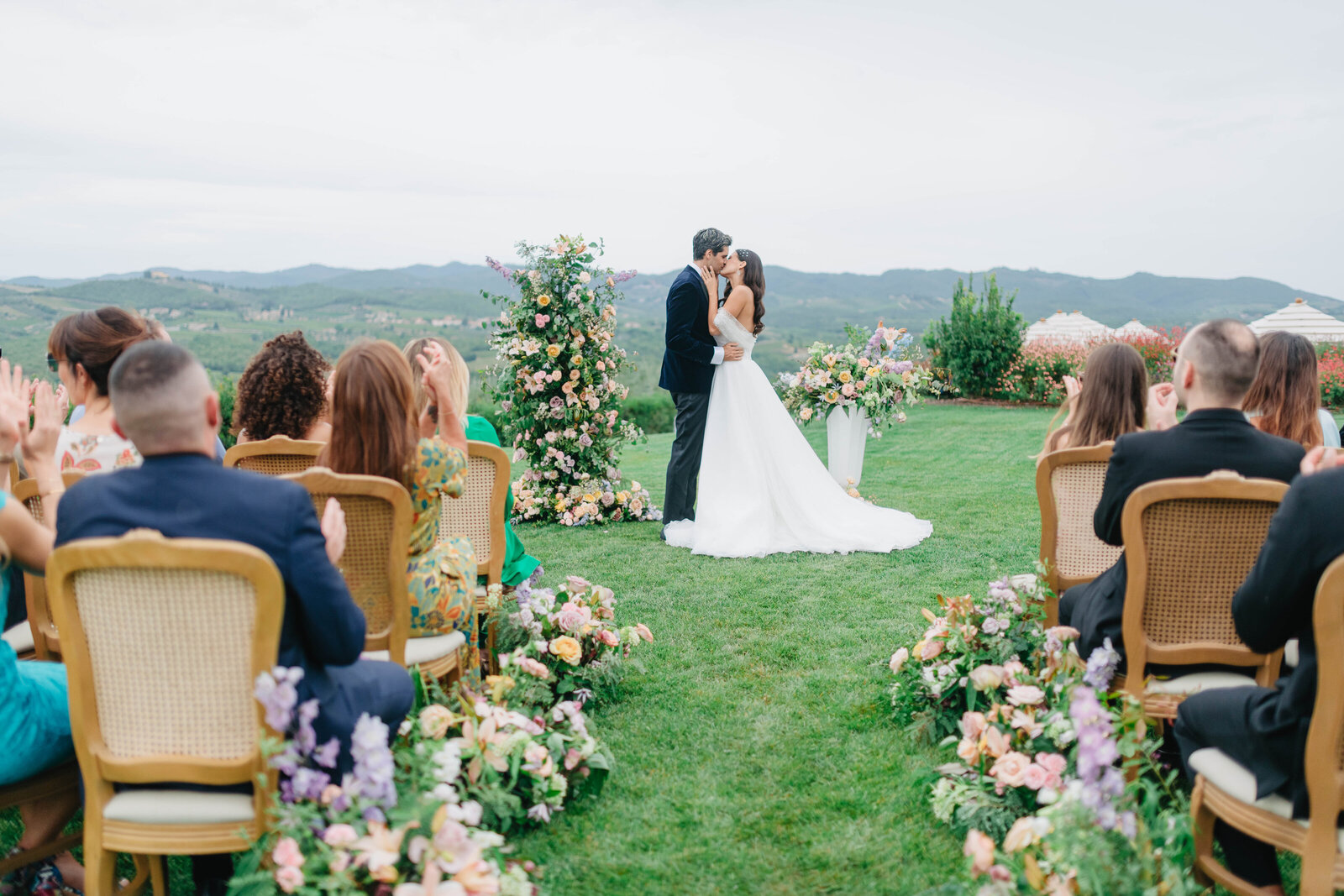 MorganeBallPhotography-Wedding-Tuscany-TheClubHouse-LovelyInstants-03-WeddingCeremony-atmosphere-lq-92-3998