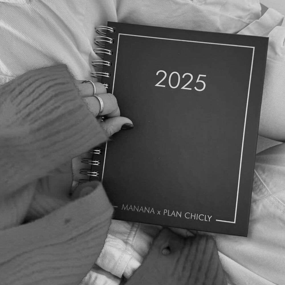 manana-plan-chicly-bw