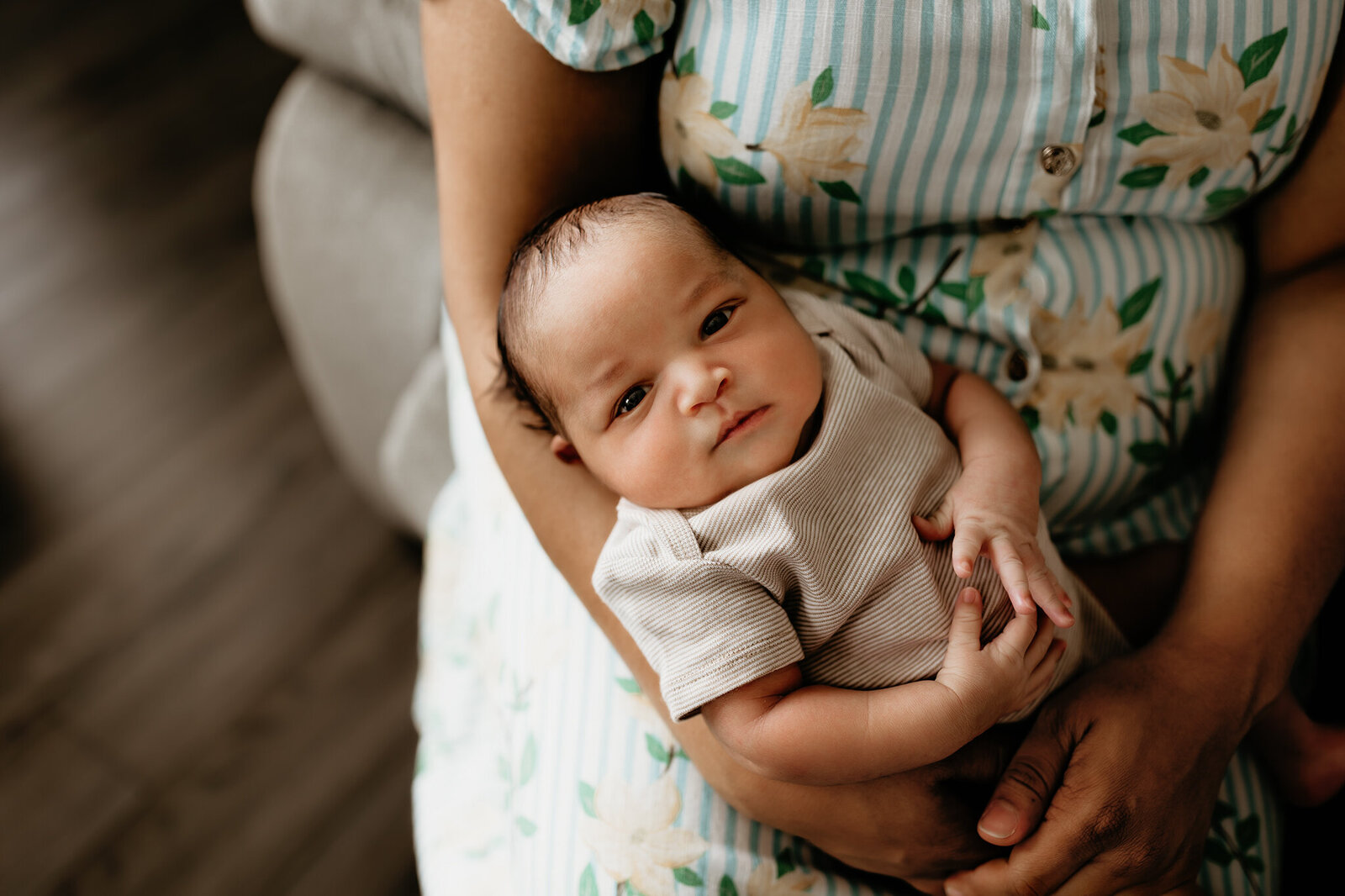 newborn-baby-boy-in-home-photo-session