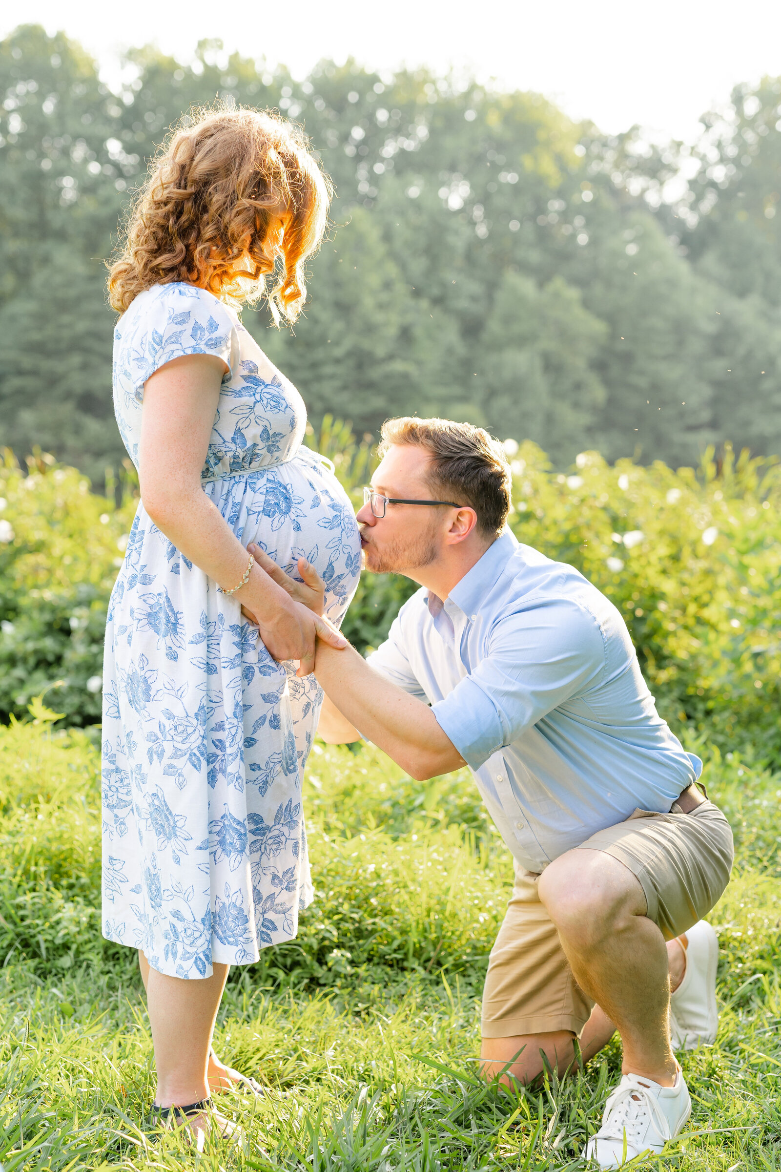 Light and Vibrant Summer Maternity Session at park  in Reston Virginia by Megan Hollada Photography - Northern Virginia Maternity Photographer