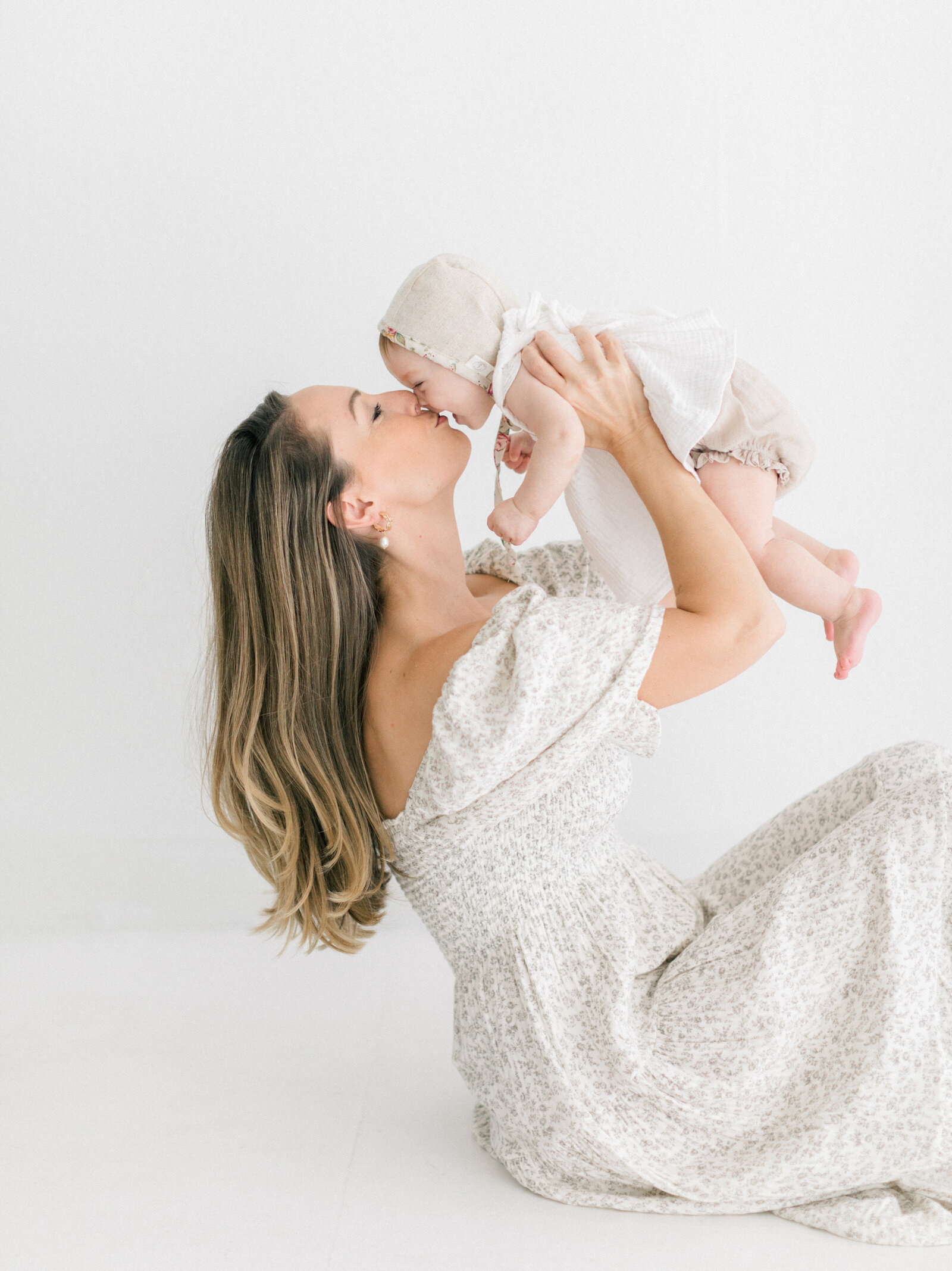 mama and her baby by Orlando baby photographer