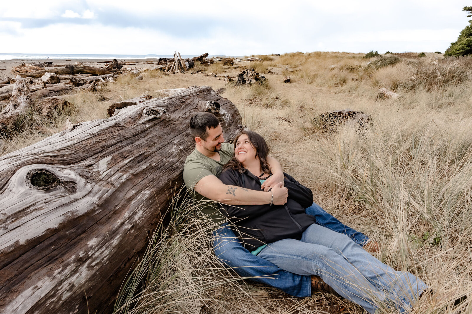 Couples Photographer in Lincoln City Oregon 