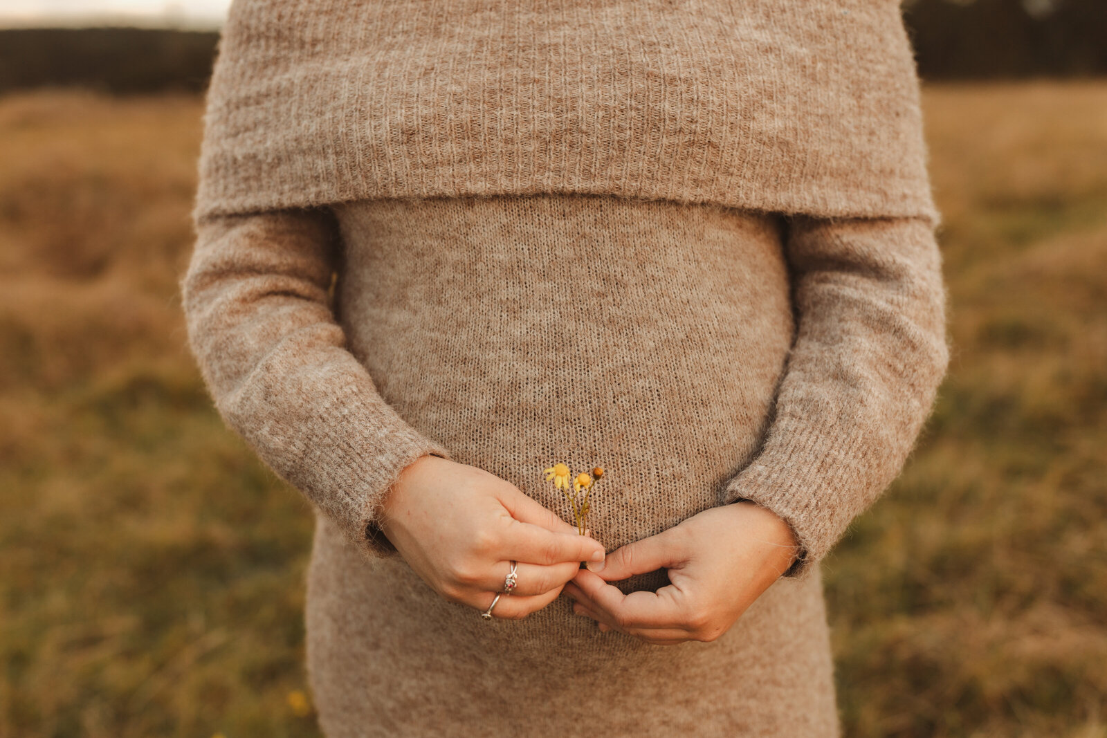 bump-session-hawkesbury-motherhood-captured-beautifully