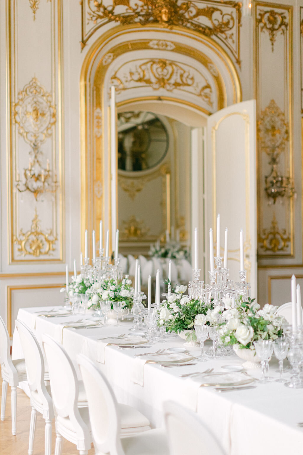 luxurious-wedding-floral-decoration-castle-style23