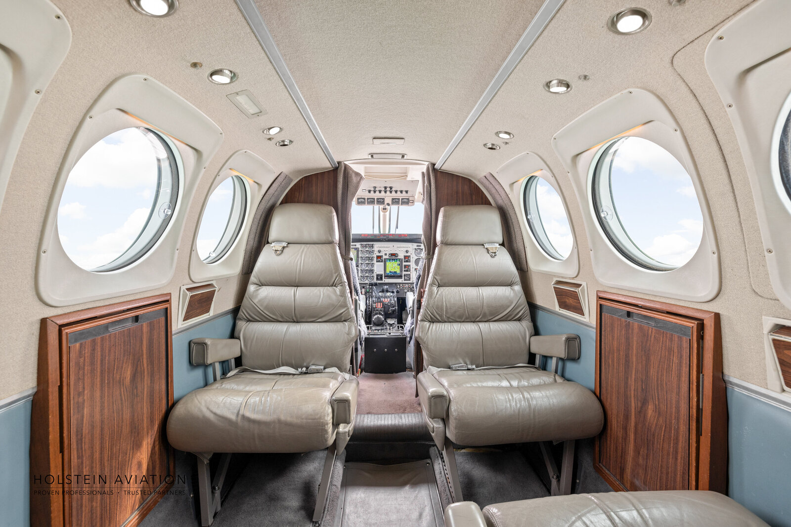 KingAir C90B Watermark-2