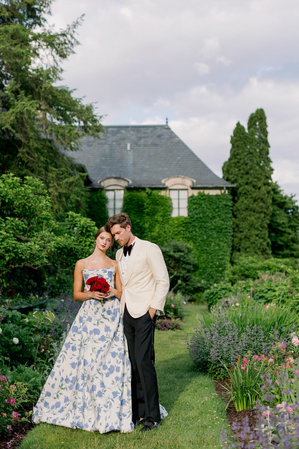 bride-groom-garden-greencrest-manor