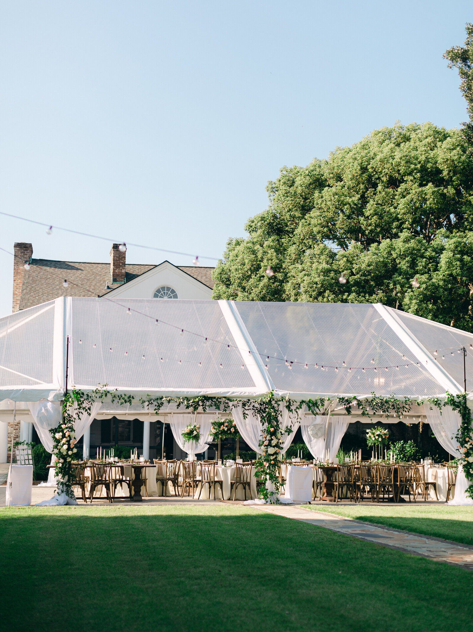 3-torianna-brooke-portraiture-legare-waring-house-charleston-wedding