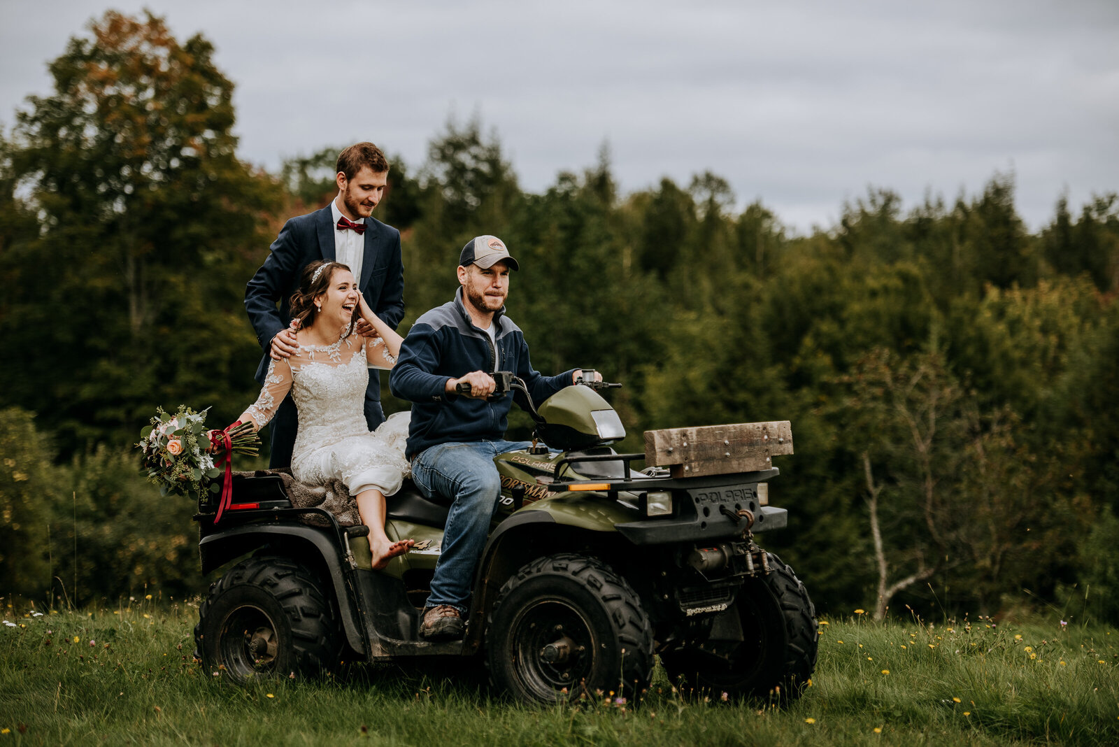 love-is-nord-estrie-photographe-mariage-intime-elopement-wedding-01