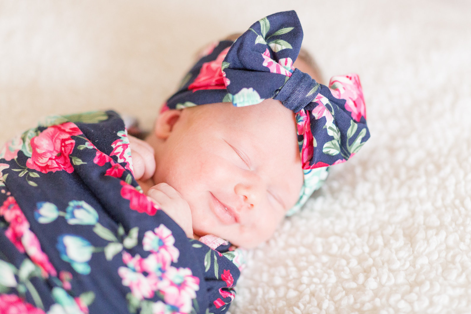 martin-family-lifestyle-in-home-newborn-baby-photo-session-019